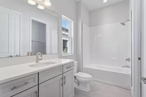 Bath - 10743 Spring Sapling Cir, Parrish, FL 34219 photo 1 of 10