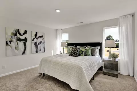 Bedroom - 1002 Persimmon Holw, Greeneville, TN 37745 photo 5 of 13