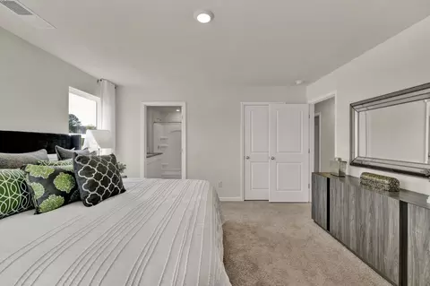 Bedroom - 1002 Persimmon Holw, Greeneville, TN 37745 photo 6 of 13
