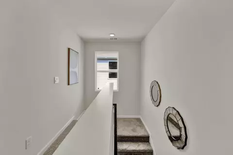 Entry Way - 1002 Persimmon Holw, Greeneville, TN 37745 photo 3 of 6