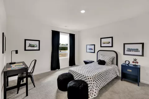 Bedroom - 1002 Persimmon Holw, Greeneville, TN 37745 photo 7 of 13