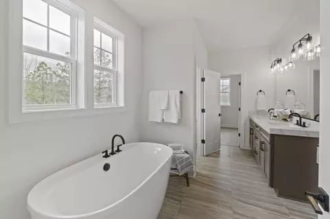 Bath - 1406 Marcella St, Charlottesville, VA 22911 photo 1 of 4