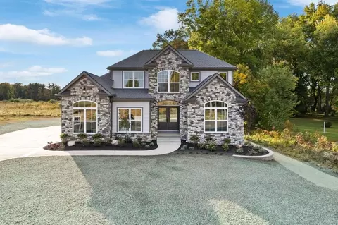 943 Heartridge Dr, Northfield, OH 44067