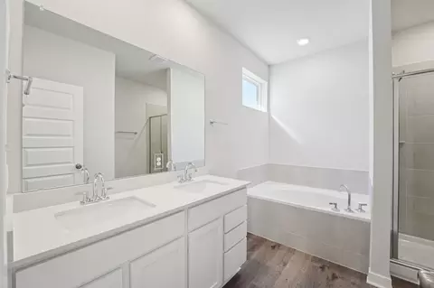 Bath - 11312 Comano Dr, Austin, TX 78747 photo 1 of 5