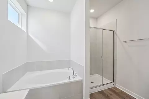 Bath - 11312 Comano Dr, Austin, TX 78747 photo 2 of 5
