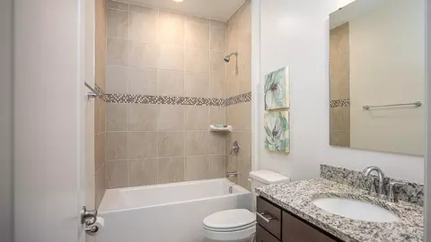 Bath - 2214 Elegant Mnr Cir, Edgewater, FL 32141 photo 4 of 5