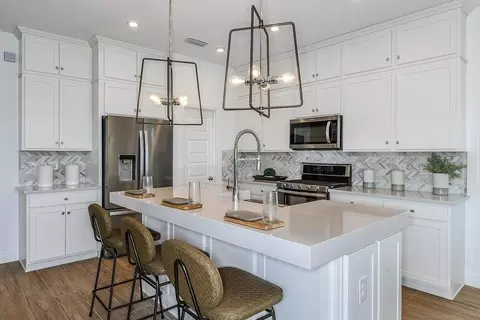 Kitchen - 11830 Richmond Trl, Parrish, FL 34219 photo 4 of 10