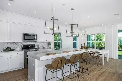 Kitchen - 11830 Richmond Trl, Parrish, FL 34219 photo 2 of 10