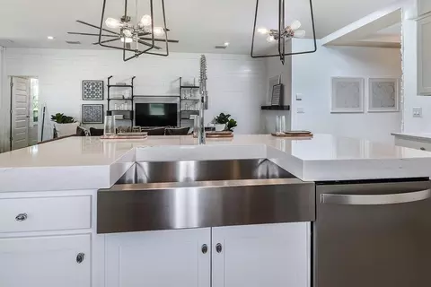 Kitchen - 11830 Richmond Trl, Parrish, FL 34219 photo 9 of 10