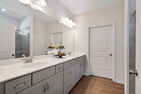 Bath - 4352 Mill Stream Ln, Crowley, TX 76036 photo 1 of 5
