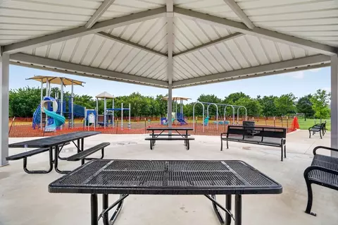 View/Area - 4352 Mill Stream Ln, Crowley, TX 76036 photo 2 of 6