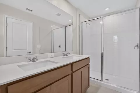 Bath - 9147 Aurelia Ave, Parrish, FL 34219 photo 1 of 2