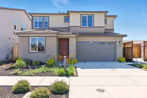 350 Dogwood Ct, Hollister, CA 95023