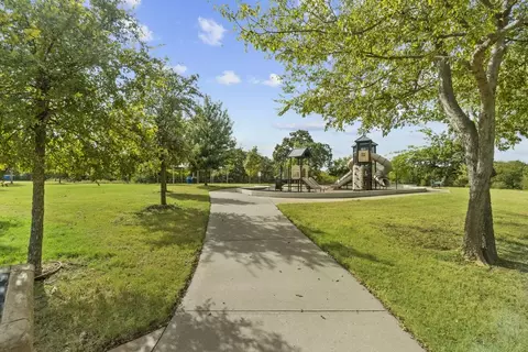View/Area - 3129 Royal Throne Ct, Denton, TX 76208 photo 9 of 10