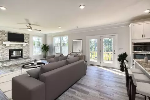 Living - 7 Bramall Dr, Greer, SC 29651 photo 3 of 4
