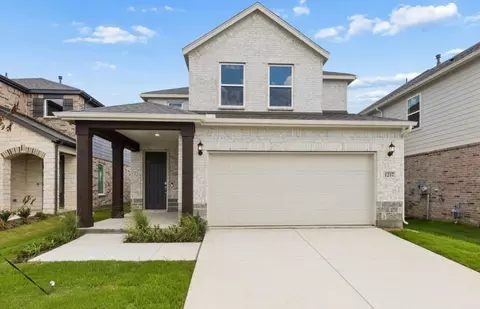 1009 Clayton St, Aubrey, TX 76227