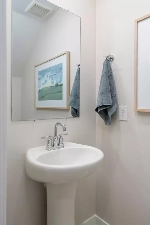 Bath - 2243 S Swan Dr, Gilbert, AZ 85295 photo 1 of 1