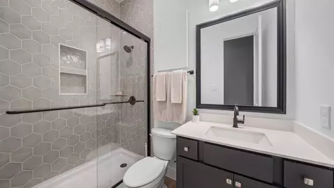 Bath - 429 Canvasback Way, Waller, TX 77484 photo 2 of 5