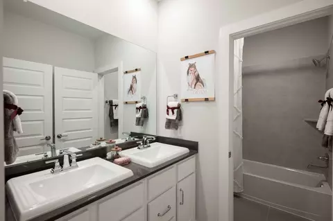 Bath - 4683 Bridgewood Dr, Spring, TX 77386 photo 4 of 8