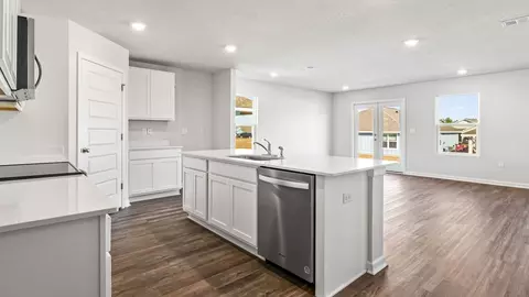 Kitchen - 2800 Patriot Ridge Dr, Crestview, FL 32539 photo 3 of 7