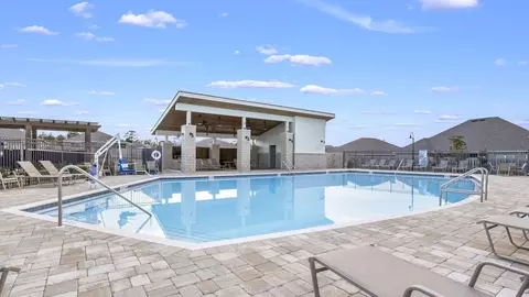 Exterior - 2800 Patriot Ridge Dr, Crestview, FL 32539 photo 4 of 8