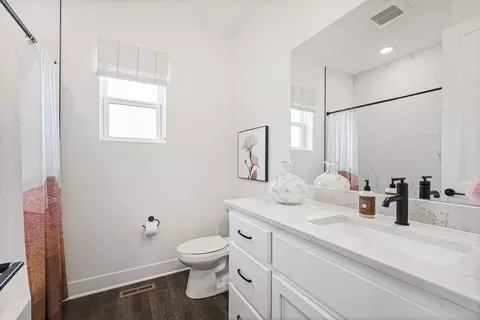 Bath - 20632 Barker St, Spring Hill, KS 66083 photo 5 of 5