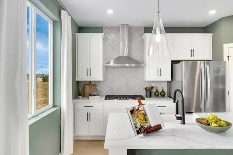 Kitchen - 7201 Aspen Brook Ave, Frederick, CO 80530 photo 8 of 9