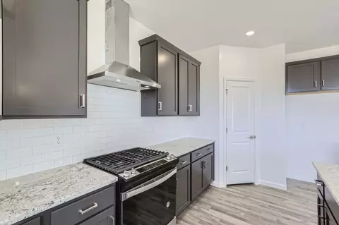 Kitchen - 7201 Aspen Brook Ave, Frederick, CO 80530 photo 4 of 9