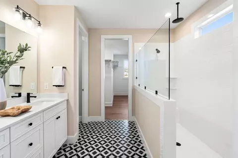 Bath - 20 Golfview Ave, Benson, NC 27504 photo 1 of 2