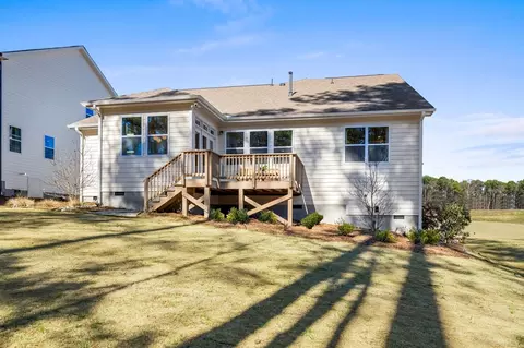 Exterior - 20 Golfview Ave, Benson, NC 27504 photo 3 of 12