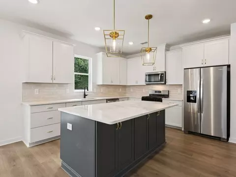 Kitchen - 6838 Chatsworth Ct, Murfreesboro, TN 37129 photo 2 of 3