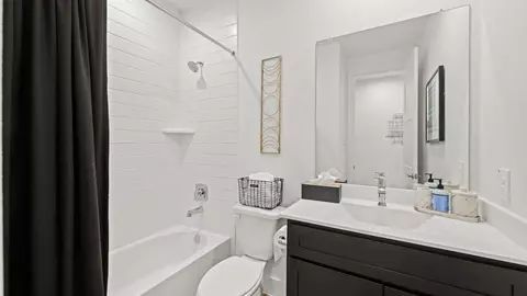 Bath - 428 Springfield Terrace Dr, Conroe, TX 77304 photo 9 of 9