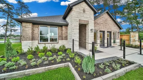 Exterior - 428 Springfield Terrace Dr, Conroe, TX 77304 photo 7 of 15