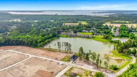 View/Area - 428 Springfield Terrace Dr, Conroe, TX 77304 photo 7 of 10