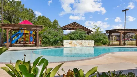 Exterior - 428 Springfield Terrace Dr, Conroe, TX 77304 photo 5 of 15