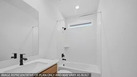 Bath - 428 Springfield Terrace Dr, Conroe, TX 77304 photo 4 of 9
