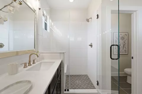 Bath - 313 Box Elder Ct, Waller, TX 77484 photo 7 of 8