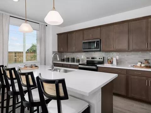 4577 Holiday Ln, Lincoln, CA 95648