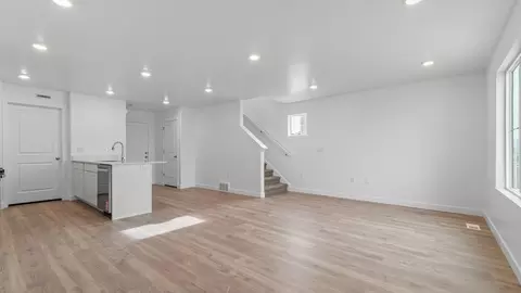 Living - 1909 E Corriente Dr #1179, Salem, UT 84653 photo 2 of 5
