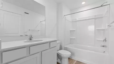 Bath - 1909 E Corriente Dr #1179, Salem, UT 84653 photo 2 of 6