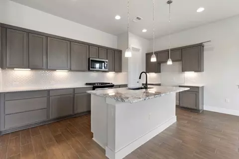 Kitchen - 7900 Skytree Dr, Austin, TX 78744 photo 4 of 6
