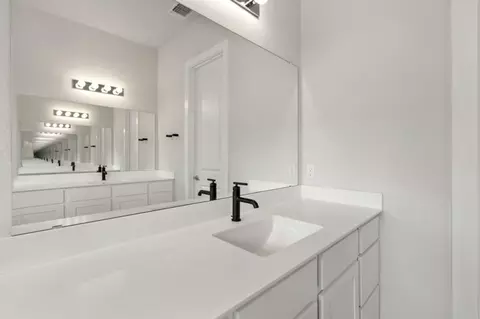 Bath - 7900 Skytree Dr, Austin, TX 78744 photo 2 of 7