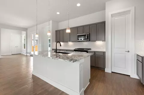 Kitchen - 7900 Skytree Dr, Austin, TX 78744 photo 5 of 6