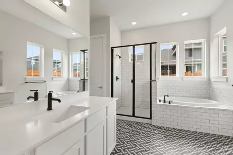 Bath - 7900 Skytree Dr, Austin, TX 78744 photo 1 of 7