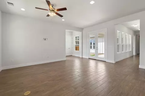 Living - 7900 Skytree Dr, Austin, TX 78744 photo 2 of 5