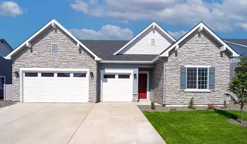 Exterior - 970 N Falling Water Way, Eagle, ID 83616 photo 4 of 10