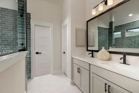 Bath - 3009 Hickory Haven Ln, Conroe, TX 77385 photo 2 of 5