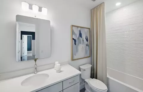 Bath - 7634 Addison Ave, Bradenton, FL 34210 photo 3 of 3