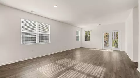 Living - 8 Hampton Locust Grove Road, Hampton, GA 30228 photo 3 of 5