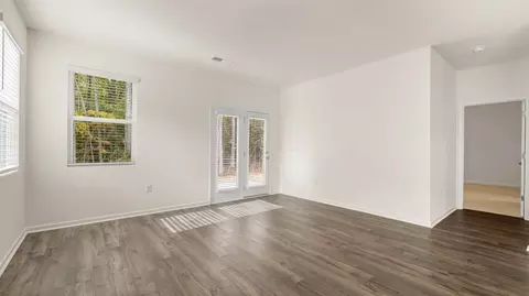 Living - 8 Hampton Locust Grove Road, Hampton, GA 30228 photo 4 of 5